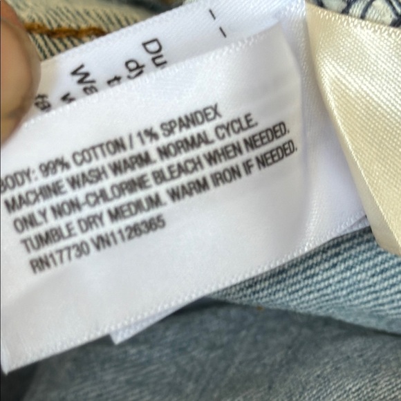 NWT Universal Threads Comfort Stretch Light Blue Balloon Denim Jeans, size 12 - Picture 11 of 12